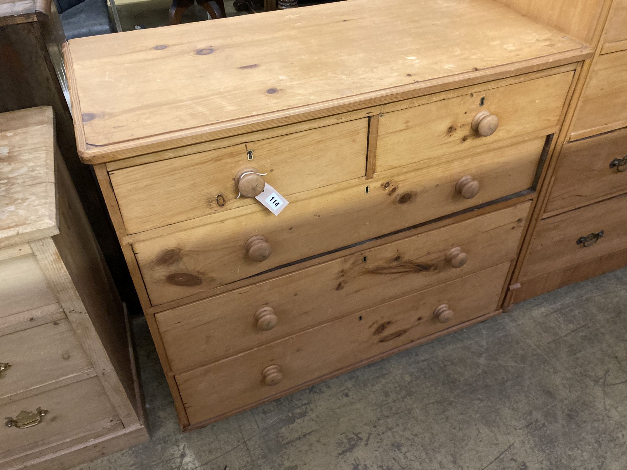 A Victorian pine chest of drawers, width 101cm, depth 48cm, height 87cm